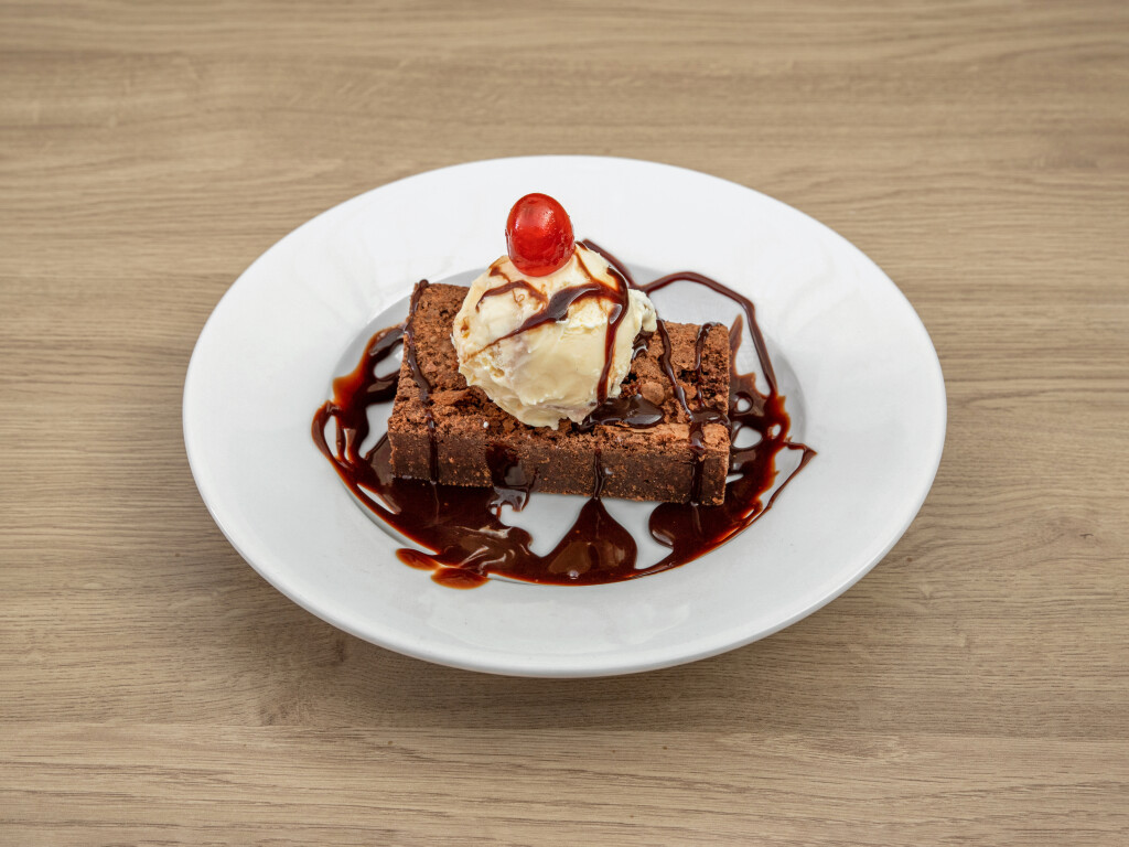 ICE CREAMS & SUNDAES